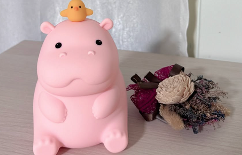 【時雨⋆𝑅𝒶𝒾𝓃𝒾𝑒🤍】開箱分享｜河馬引力 Cozy Hippo 拍拍小夜燈