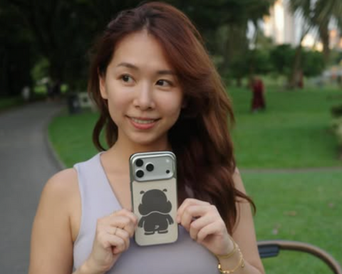 【Mickey 米奇】開箱分享｜Mirra 鏡⾯磁吸⽀架殼 iPhone 17系列